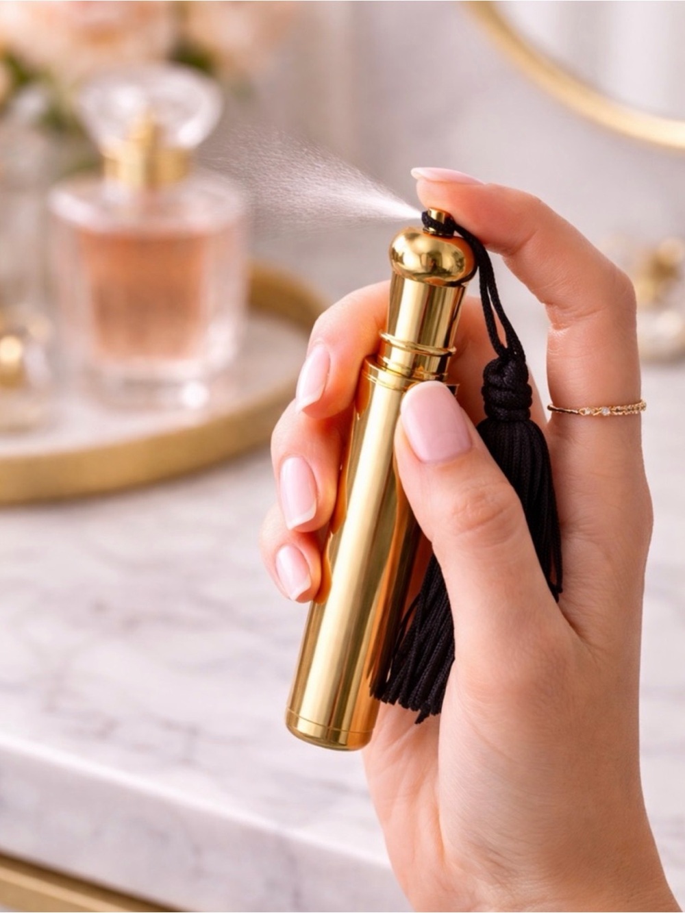 MARY KAY Travel Perfume Atomizer Refillable Spray Vintage Gold Tassel